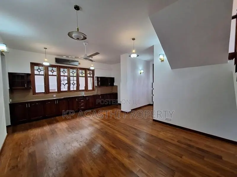 Family luxury house for sale in nawala