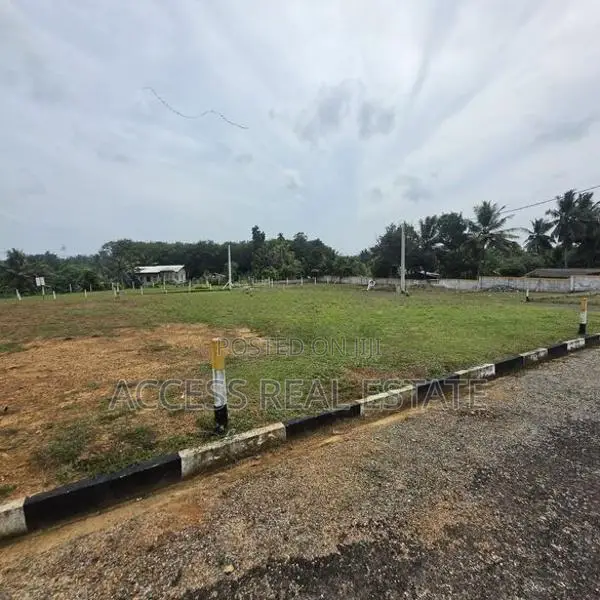 Land for sale in Meegoda (Lot No 26)