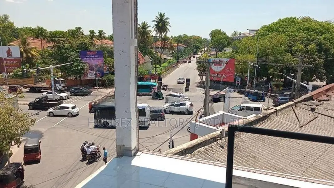 Four-Storey Commercial Building for Rent in Golumadama,