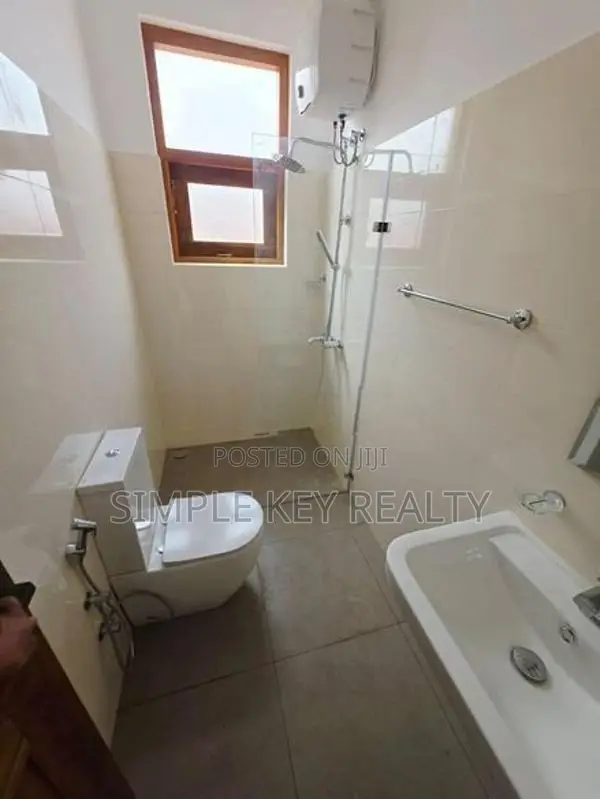 Battaramulla Brand new Two Storey House for Rent
