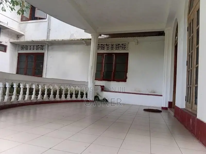 Spacious Two-storey House For Rent In Danthure,Kandy