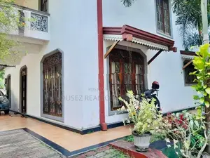 Spacious 4-Bedroom House for Sale – Minuwangoda
