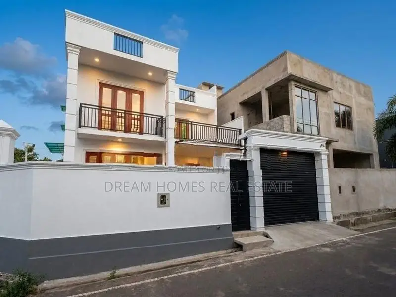Luxury 3-Storey House for Sale – Makuluduwa, Bokundara