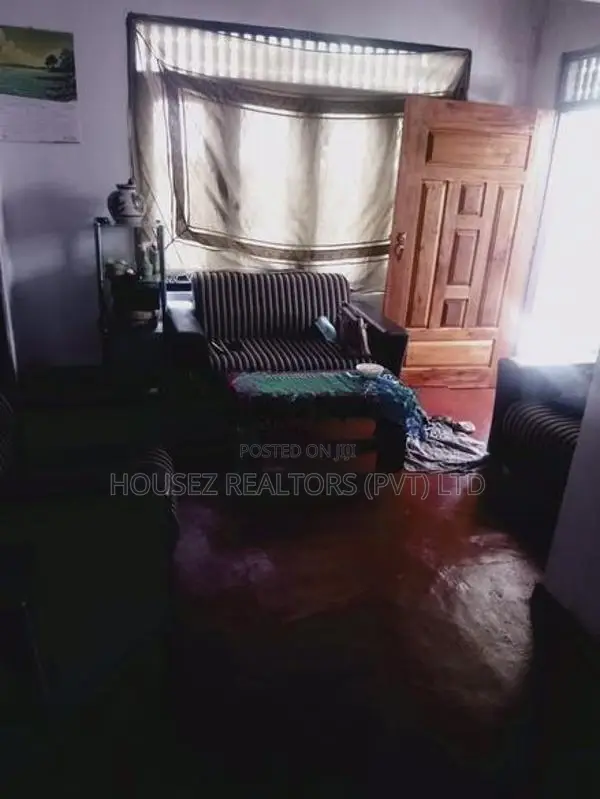 Single-Story House for Sale in Colombo 5