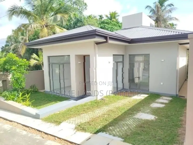 Gampaha Town House for sale