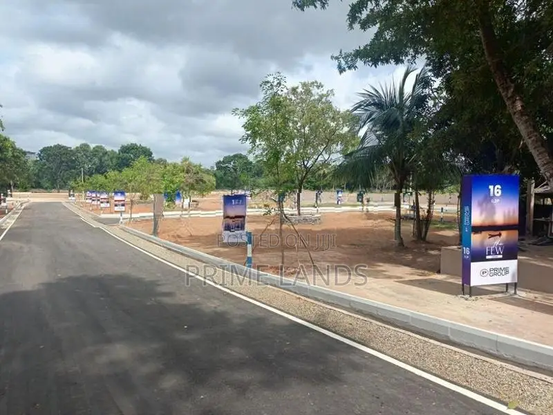 Water Front Land Plots Sale in Nawala