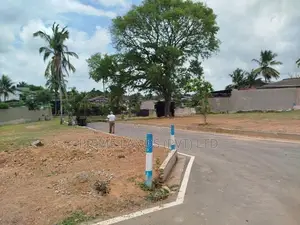 මාලඹේ අරංගල හන්දියට ආසන්නව බිම් කොටස් විකිණීමට