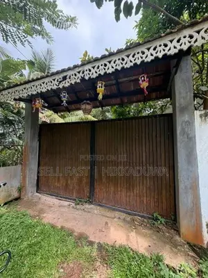නිවසක් විකිනණීමට -හික්කඩුව