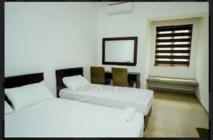 COLOMBO 03 : 14-AC-BR LUXURY HOUSE FOR RENT