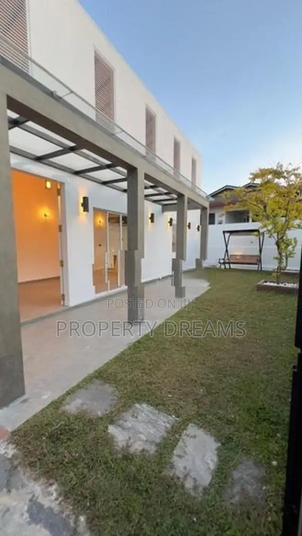 🌟 Stylish & Well-Maintained House for Sale