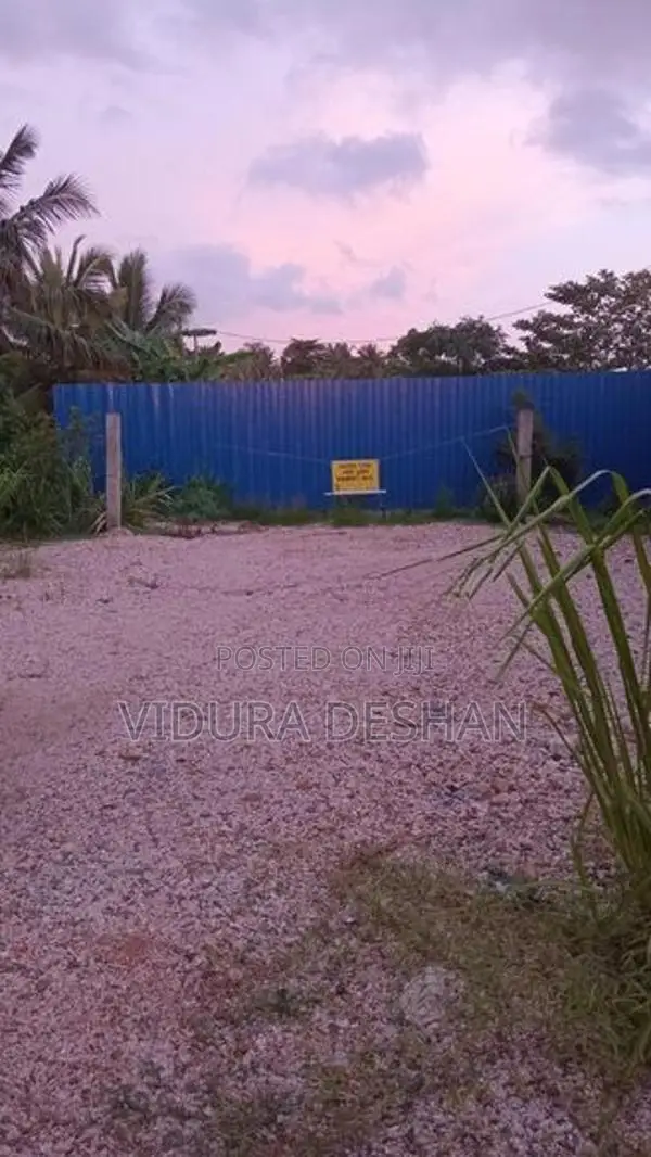 ජල්තර මන්කඩ පිහිටි ඉඩමක් විකිණීමට ඇත