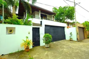 Modern, 5 Bedroom House for Sale in Talawathugoda