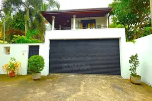 Modern, 5 Bedroom House for Sale in Talawathugoda