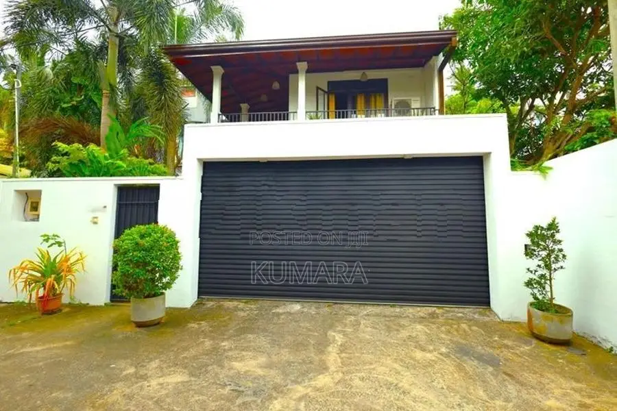 Modern, 5 Bedroom House for Sale in Talawathugoda