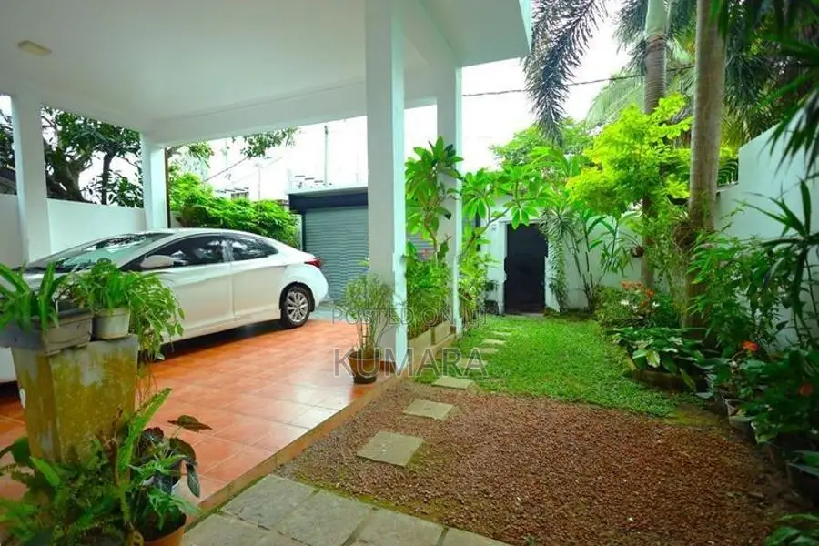Modern, 5 Bedroom House for Sale in Talawathugoda