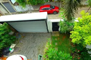 Modern, 5 Bedroom House for Sale in Talawathugoda