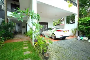 Modern, 5 Bedroom House for Sale in Talawathugoda