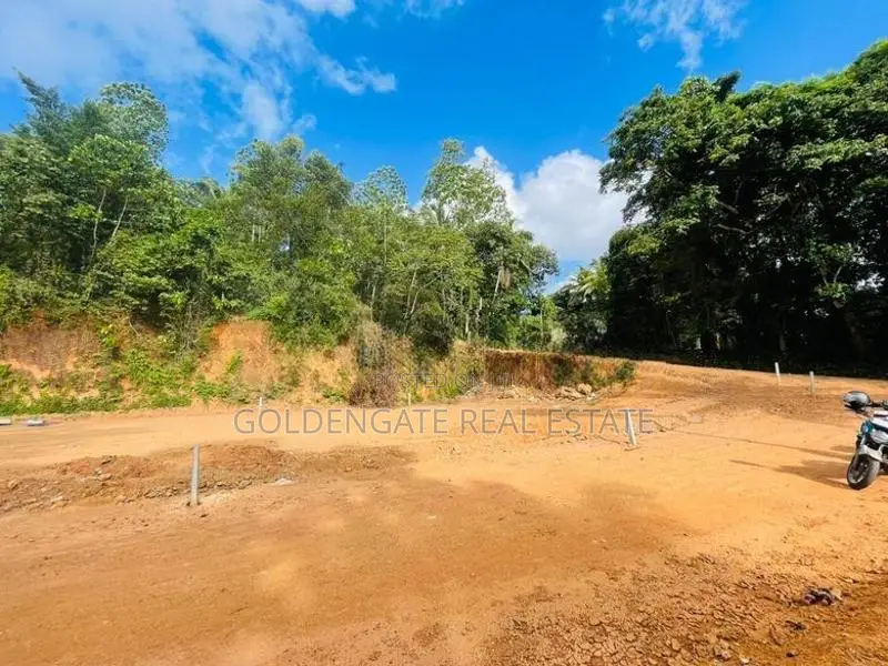 Kadawatha Land for Sale