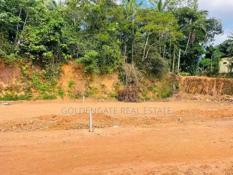 Kadawatha Land for Sale
