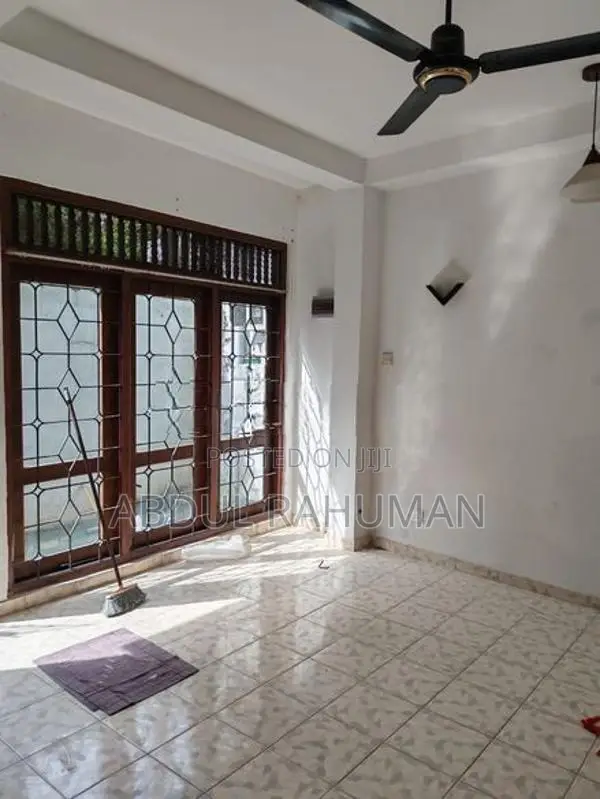 1st Floor House for Rent Kandy Ampitiya