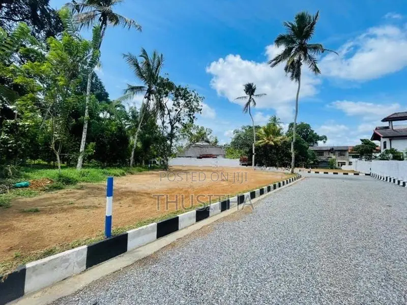 Land for Sale at Gampaha Yakkala