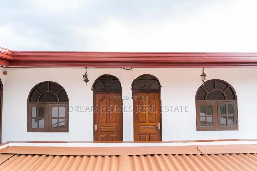 Spacious 7BR Dual-Access House in Navinna
