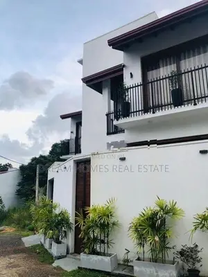 House with Scenic Views – Kahathuduwa
