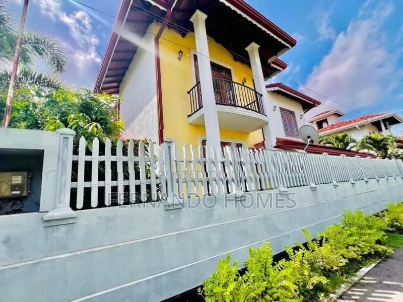 Bright Bed Rooms Upstairs Good House For Sale In Negombo