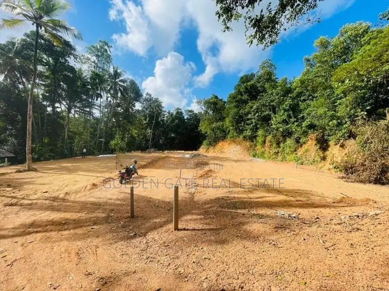Kadawatha Residential Land for Sale