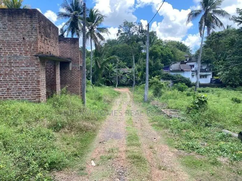 6.3 Perches Land for Sale Athurugiriya Galwarusa Road