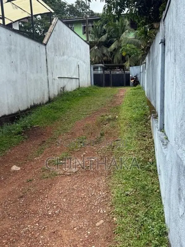Land In Homagama Town With Two Houses