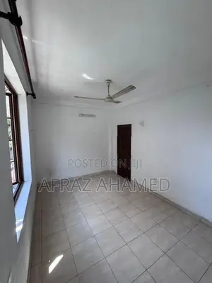 Comfortable 2 Bed Home in a Quiet Area Dehiwala