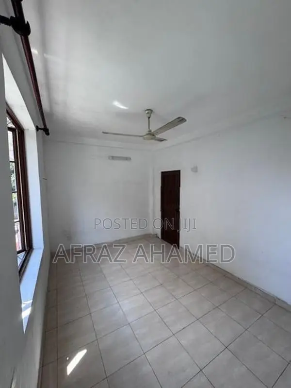 Comfortable 2 Bed Home in a Quiet Area Dehiwala