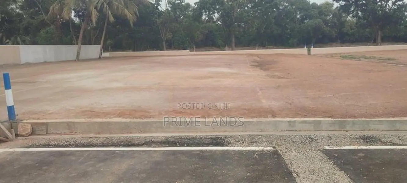 River Facing Land for Sale in Koswattha Rd , Rajagiriya