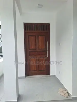 Modern 3-Bedroom House for Rent Battaramulla