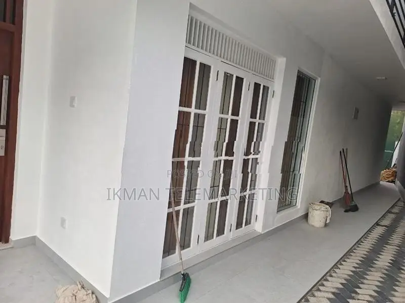 Modern 3-Bedroom House for Rent Battaramulla