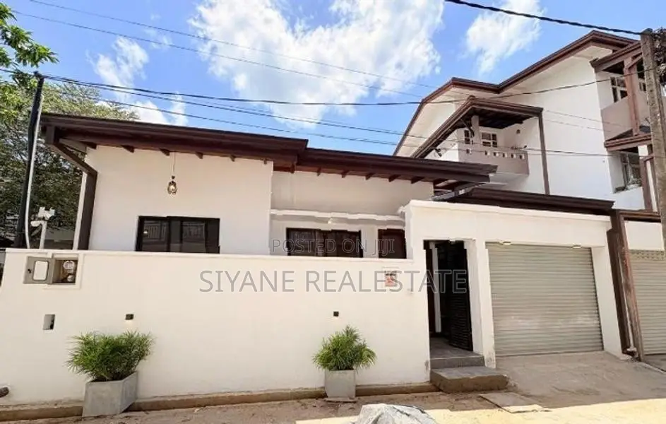 Beautiful Modern House for Sale in Athurugiriya