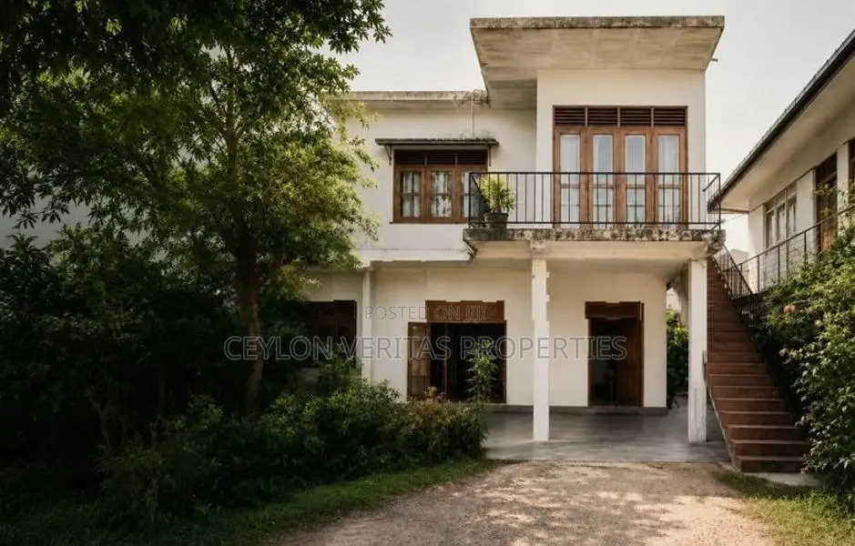 Land with A 2 Story House– Kirulapone ( Colombo 05)