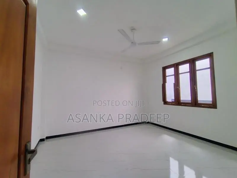Brand New Single two storey house for sale inn Mattegoda(kji81