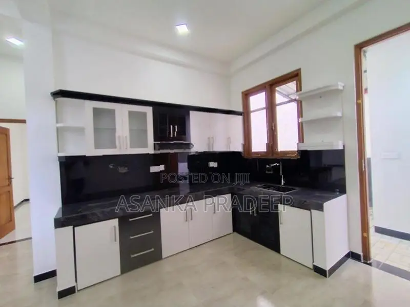 Brand New Single two storey house for sale inn Mattegoda(kji81