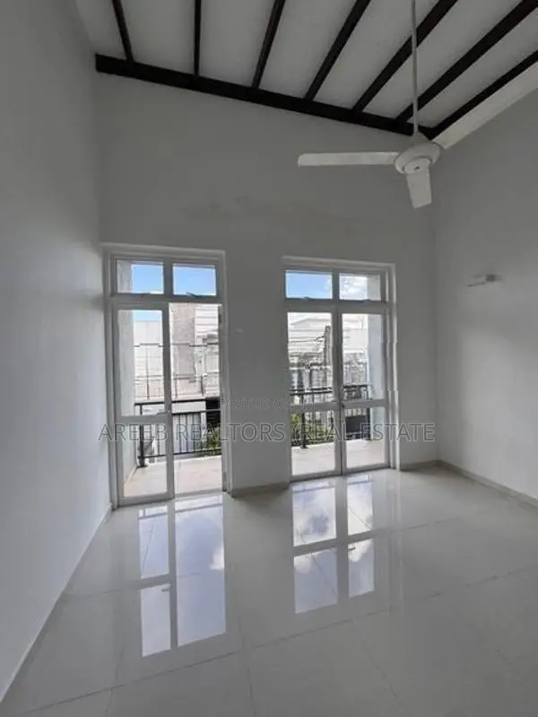 Prime Urban Art House for Rent Kottawa