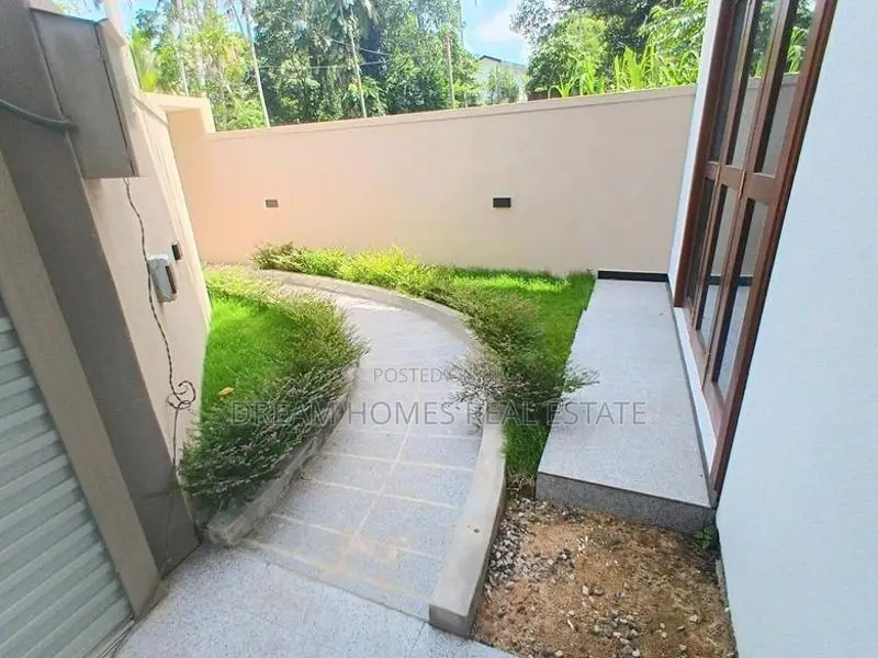 Beautiful Solid 2 Storey House for Sale Pannipitiya