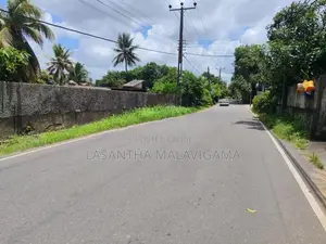 100 Perch Main Road Facing Land for Sale in Athurugiriya