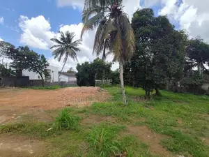 100 Perch Main Road Facing Land for Sale in Athurugiriya