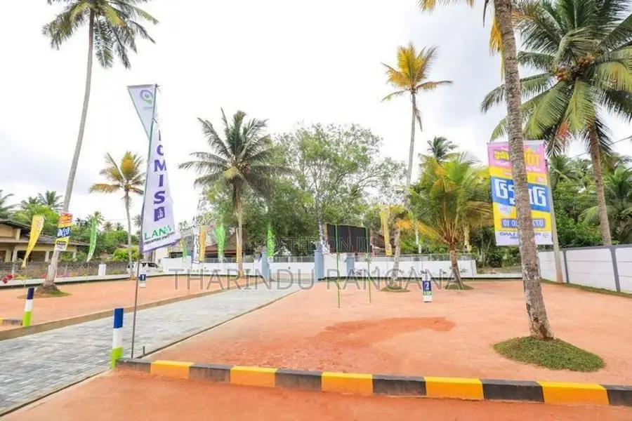 8 Perch Land In A Gated Community – Wadduwa