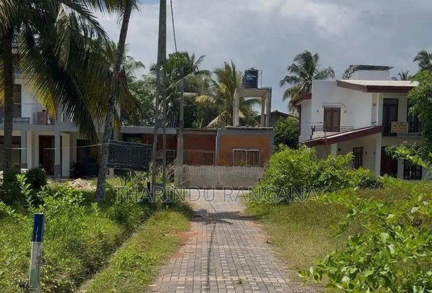 8 Perch Land In A Gated Community – Wadduwa
