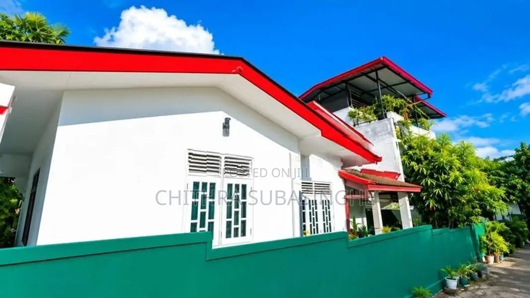 Luxury House for Sale Polgaspwita,Halpita