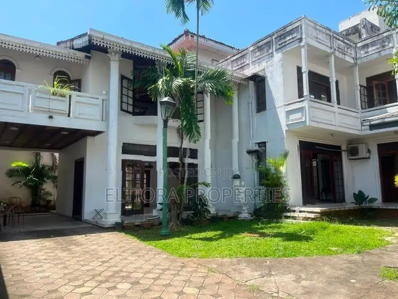 4-Bedroom House for Rent | Colombo 05