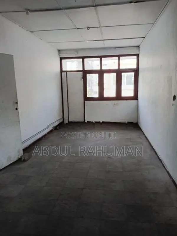 Commercial Space ( 2nd Floor ) in Colombo 4