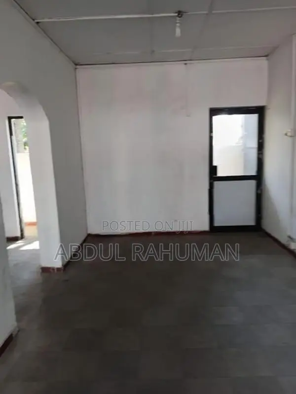 Commercial Space ( 2nd Floor ) in Colombo 4